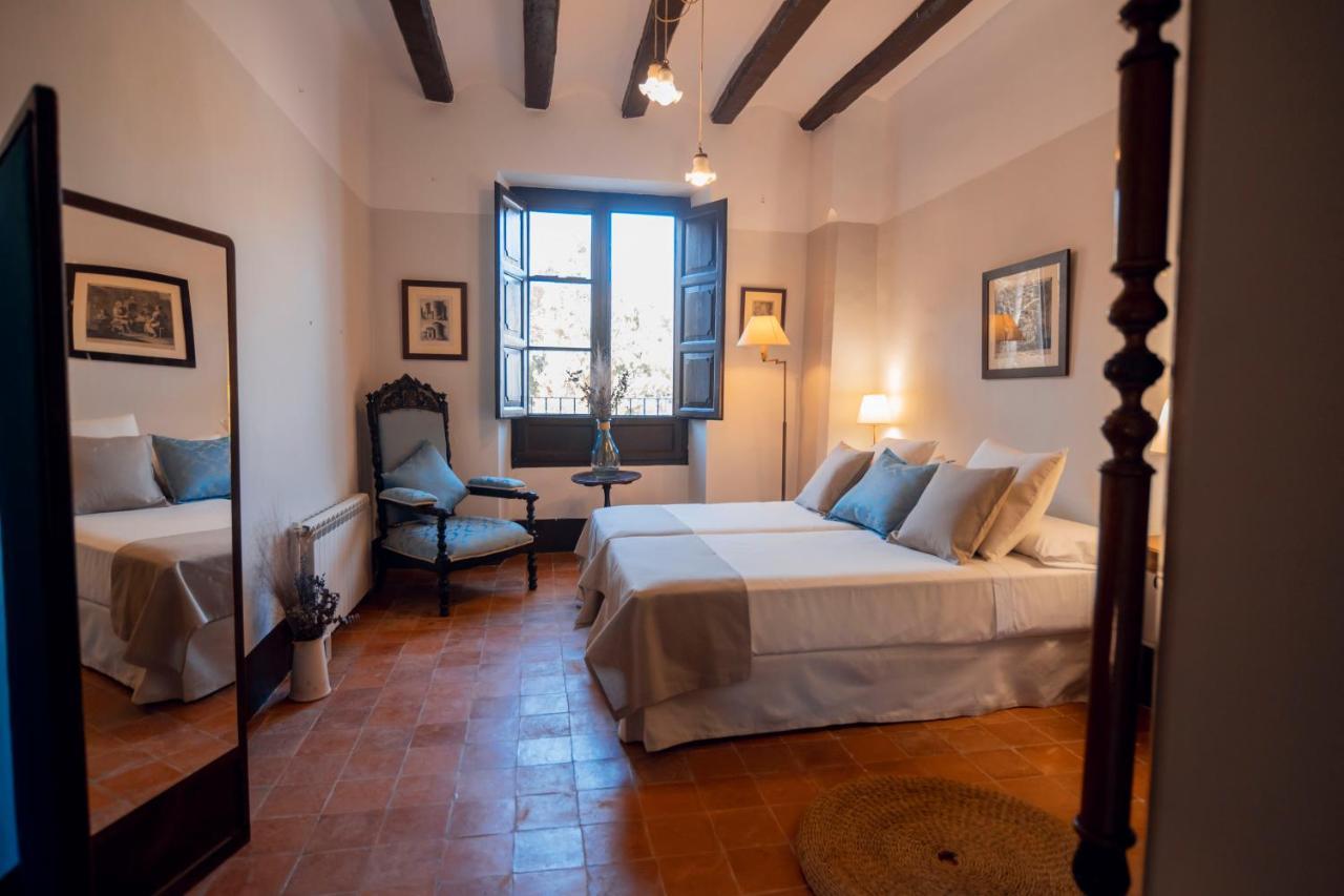 فندق Castell Granadella إليامبويا المظهر الخارجي الصورة