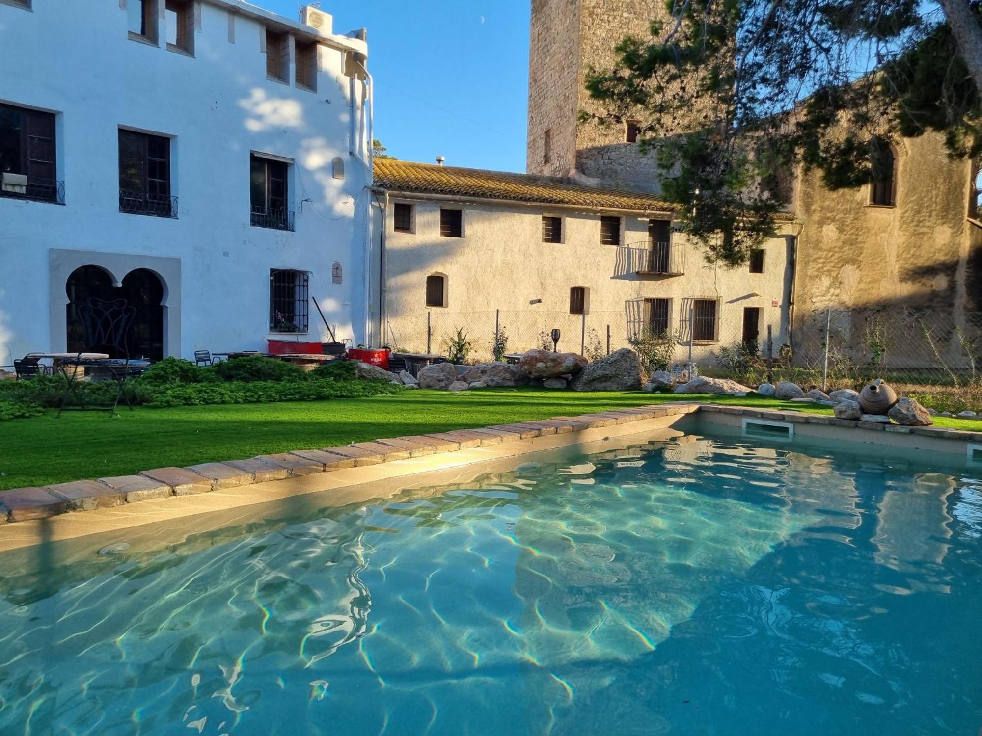 فندق Castell Granadella إليامبويا المظهر الخارجي الصورة